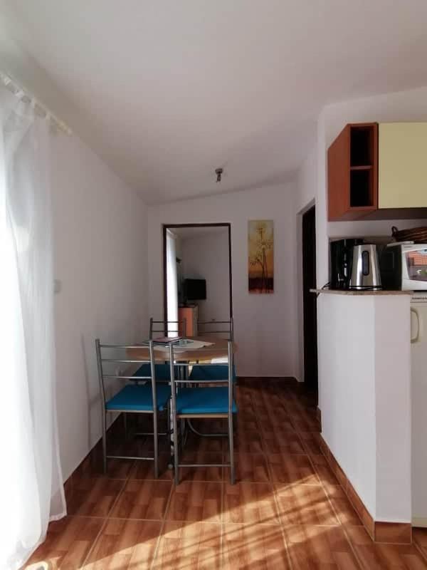 Apartment Krmpotic ヴィル エクステリア 写真