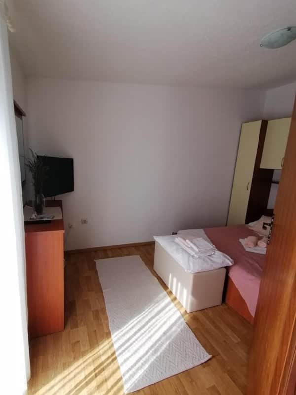 Apartment Krmpotic ヴィル エクステリア 写真